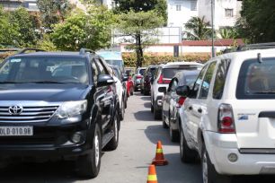 Ùn ứ giao thông cửa ngõ phía Đông TPHCM ngày đầu nghỉ lễ