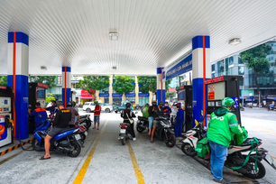 Kéo dài giảm thuế nhập khẩu xăng dầu về 0% đến hết 30/6