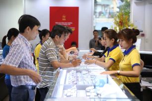 Sáng 5-5, giá vàng giảm 1,3 triệu đồng/lượng