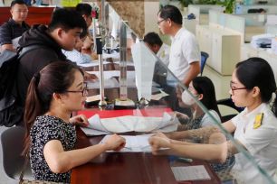 Bỗng dưng nợ thuế TNCN cả trăm triệu đồng