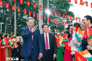 Tổng Bí thư, Chủ tịch nước Tô Lâm gặp gỡ cộng đồng người Việt Nam tại Ấn Độ