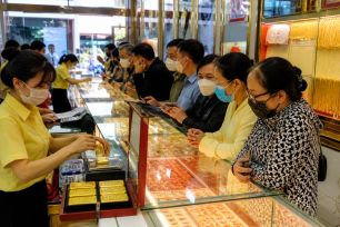 Vàng áp sát vùng kháng cự mạnh, bạc bứt tốc