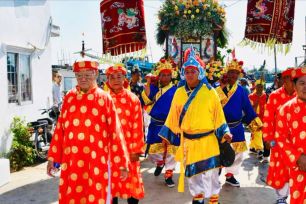 Rộn ràng nghi thức Nghinh Ông Nam Hải Thắng Nhì