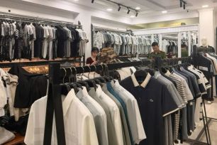 Phát hiện nhiều sản phẩm thời trang có dấu hiệu giả mạo nhãn hiệu
