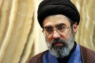 Lãnh tụ Tối cao Iran lần đầu ra chỉ đạo quân sự