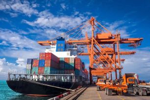 Thu ngân sách từ xuất nhập khẩu 4 tháng đầu năm 2026 tăng gần 17%
