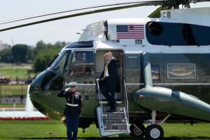 Ông Trump lên đường tới Trung Quốc