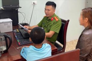 Công an xác minh thông tin bé trai nghi bị đánh đập