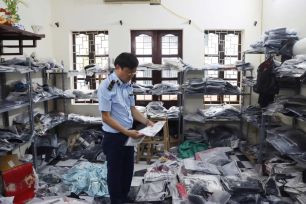 Phát hiện 728 sản phẩm nghi giả mạo tại cơ sở từng vi phạm