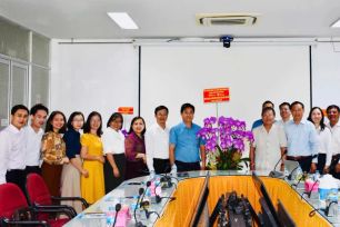 Lãnh đạo Ban Tuyên giáo và Dân vận Thành ủy TPHCM thăm doanh nghiệp KHCN