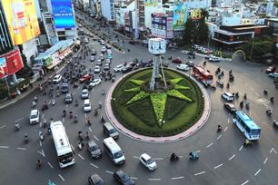 TP.HCM thí điểm phân luồng mới tại vòng xoay Điện Biên Phủ