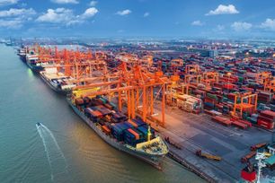 Tổng kim ngạch xuất nhập khẩu 4 tháng vượt 345 tỷ USD