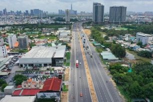 TP.HCM nghiên cứu tuyến đường trên cao gần 18 km dọc đại lộ Nguyễn Văn Linh