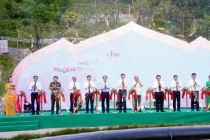 Khánh thành công trình thác 9 tầng tại quê hương Bác Hồ