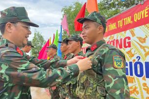 Trung đoàn Minh Đạm nâng chất huấn luyện chiến sĩ mới qua kiểm tra bắn đạn thật