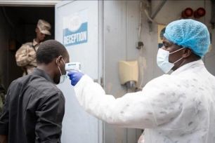 WHO: Năng lực xét nghiệm hạn chế cản trở cuộc chiến chống Ebola 