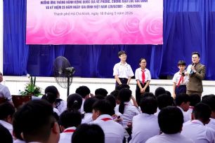 Kịch học đường chạm đến cảm xúc học sinh