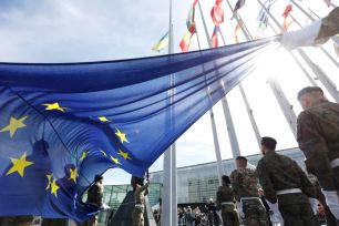EU định hình vai trò trung tâm quyền lực độc lập