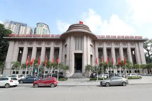 Giữ ổn định lãi suất ở mức thấp để hỗ trợ tăng trưởng kinh tế 