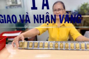 Giá vàng giảm 500.000 đồng/lượng trong ngày cuối tuần