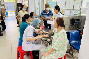 TPHCM: Nhiều xã, đặc khu khu phấn đấu hoàn thành khám sức khỏe toàn dân trong quý 2