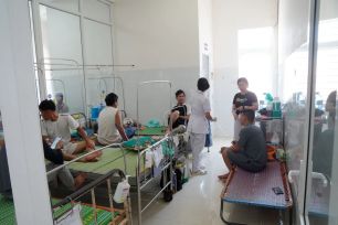 75 ca nhập viện do ăn bánh mì ở Gia Lai