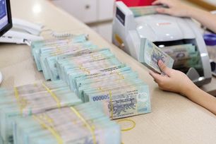 Tiền gửi của người dân vào ngân hàng vượt mốc 10,3 triệu tỷ đồng