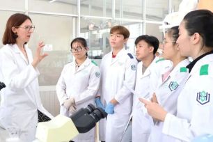 Thu hút nhân tài bằng chính sách linh hoạt, minh bạch 