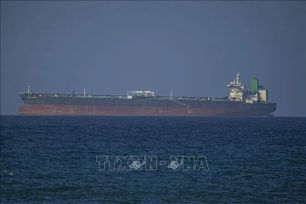 Iran nới lỏng phong tỏa Hormuz, cho phép tàu thương mại đi qua