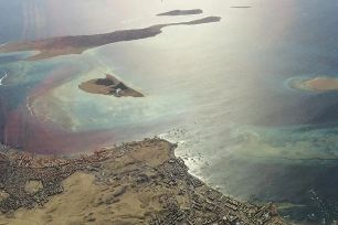 Thỏa thuận sơ bộ mở lại eo biển Hormuz chờ lãnh đạo Mỹ và Iran ký kết