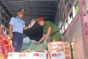 Hơn 2.000 gian hàng nghi bán hàng giả bị chặn trên sàn thương mại điện tử
