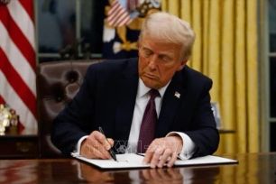 Ông Trump yêu cầu doanh nghiệp chia sẻ mô hình AI