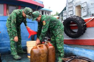 Điều tra làm rõ vụ vận chuyển 7.000 lít dầu DO không rõ nguồn gốc