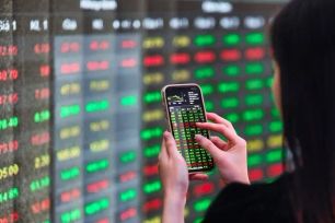 VN Index vẫn giữ được trên mốc 1.800 điểm