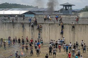Bạo loạn nhà tù Panama, gần 200 phạm nhân vượt ngục