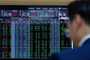 Khối ngoại bán 'mạnh tay' trong ngày VN Index lấy lại sắc xanh