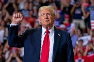 Ông Trump mất điểm trong nhóm cử tri 'trụ cột'