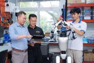 Trường Đại học Bách Khoa đẩy mạnh đào tạo nhân lực công nghệ gắn với doanh nghiệp