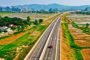 Đề xuất bổ sung 5 tuyến cao tốc mới vào quy hoạch mạng lưới đường bộ